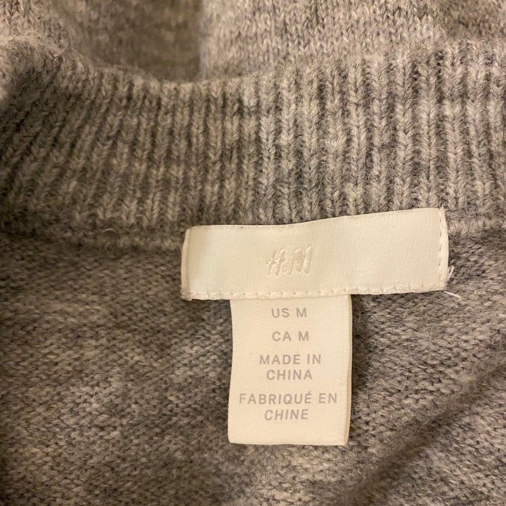 H&M Colorblock Sweater - Picture 3 of 3